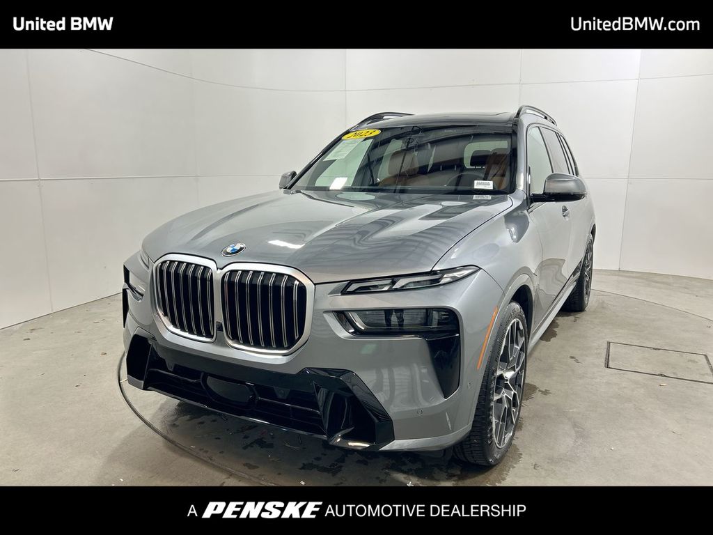 2023 BMW X7 40i's photo