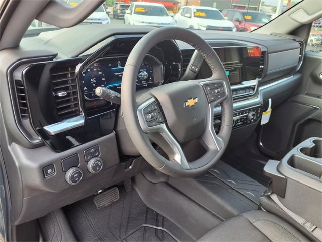 2025 Chevrolet Silverado 1500 LT photo 11