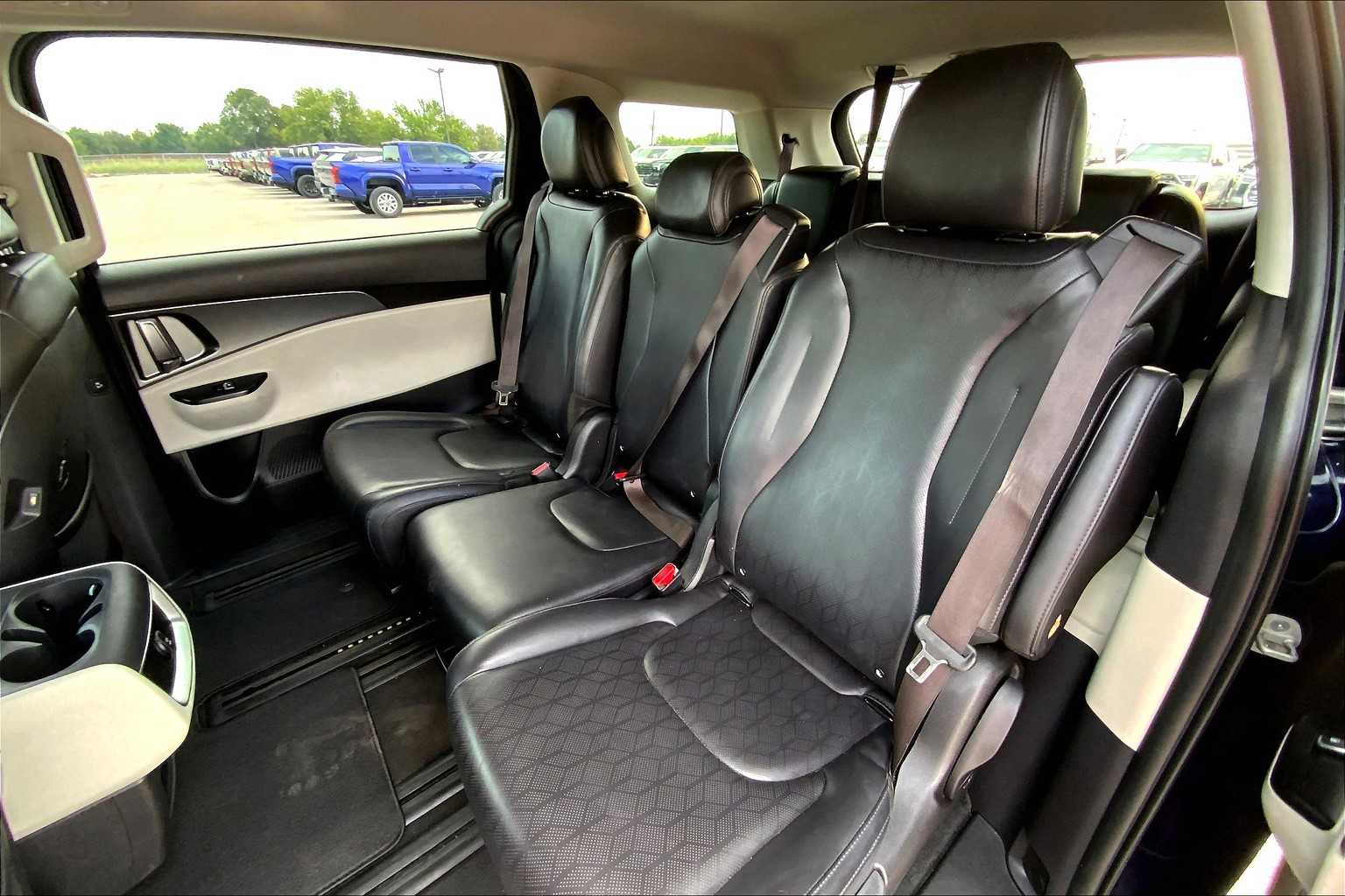 2022 Kia Carnival LXS photo 19