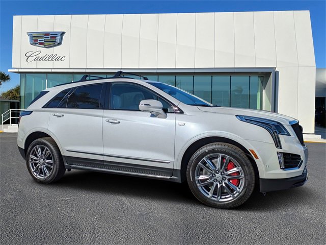 2025 Cadillac XT5 Sport's photo