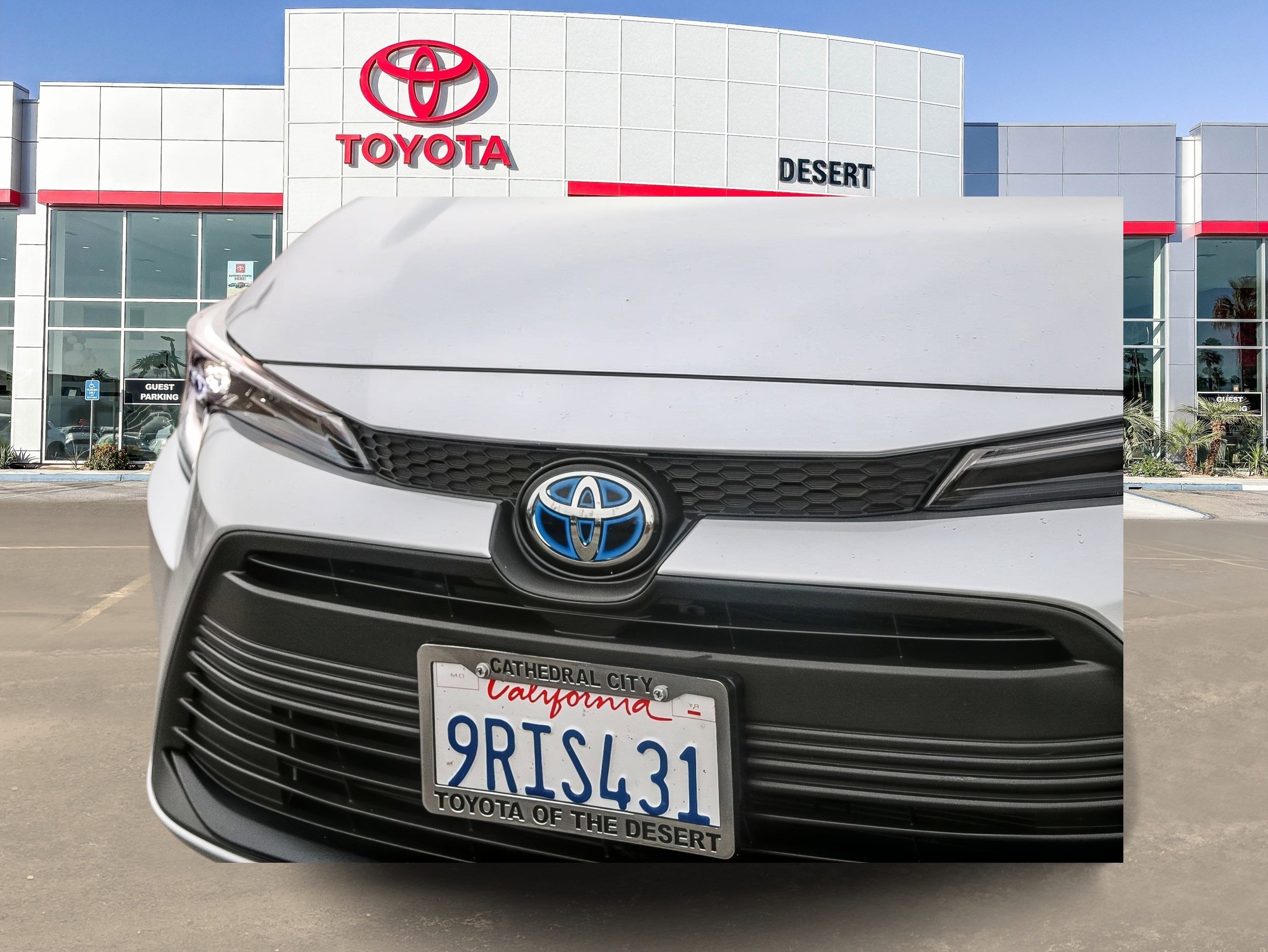 2025 Toyota Corolla Hybrid LE photo 5
