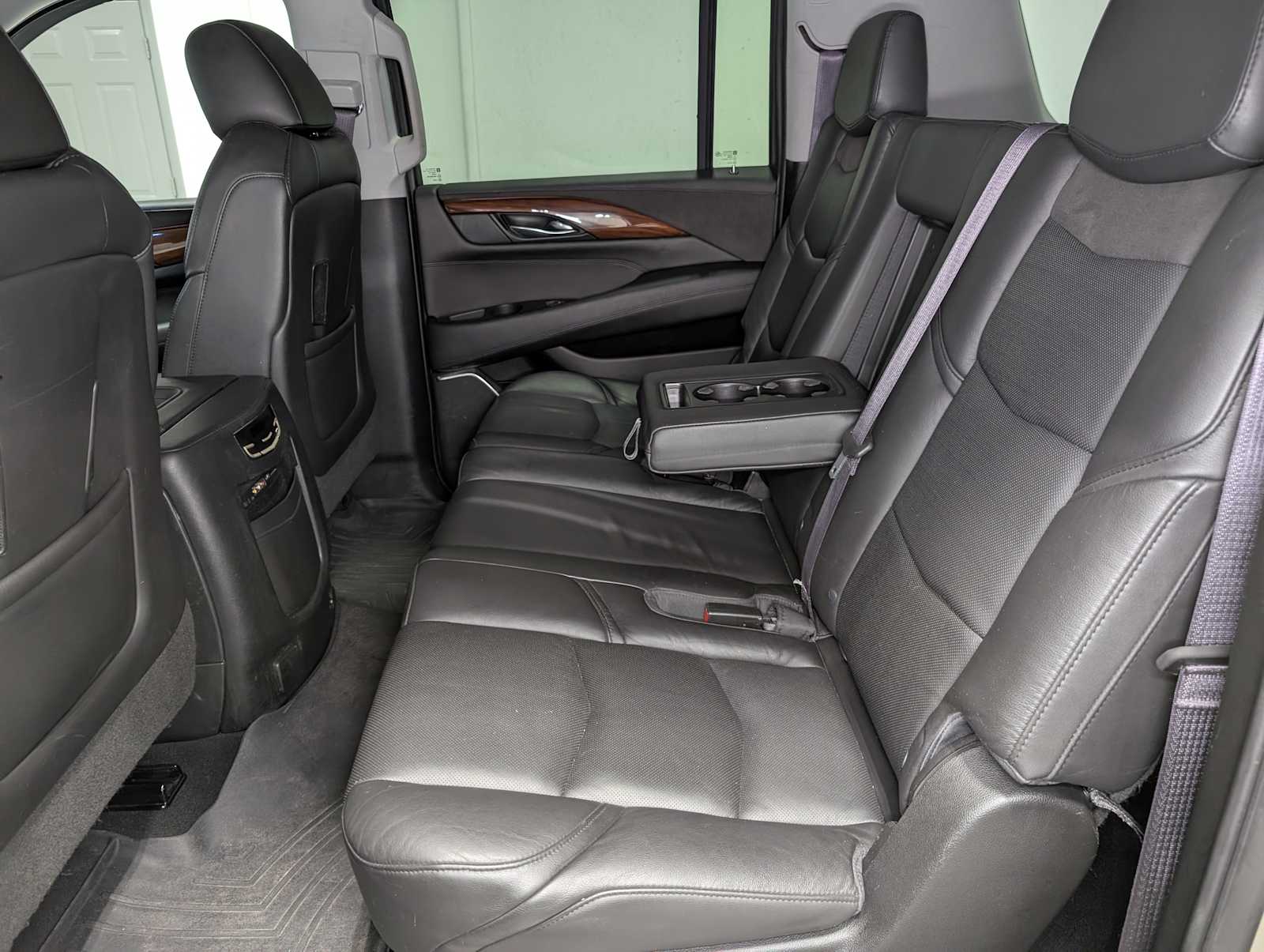 2016 Cadillac Escalade ESV Premium photo 23