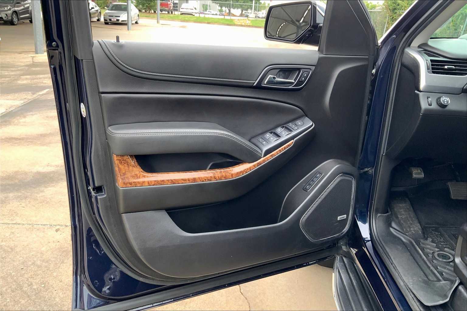 2020 Chevrolet Suburban Premier photo 22
