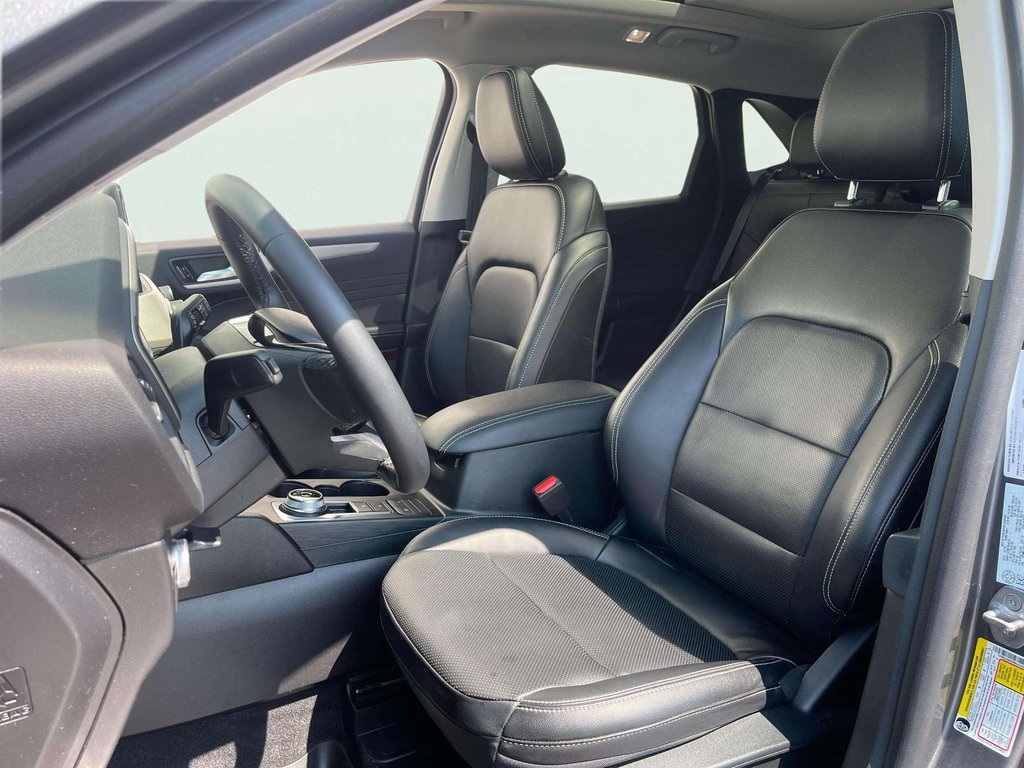 2022 Ford Escape SEL photo 20
