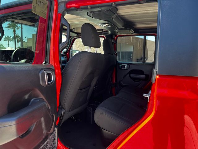 2022 Jeep Gladiator Altitude photo 11