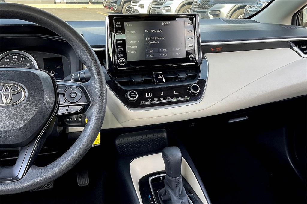 2020 Toyota Corolla LE photo 3