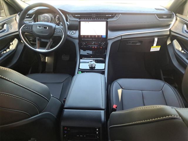 2025 Jeep Grand Cherokee Limited photo 12