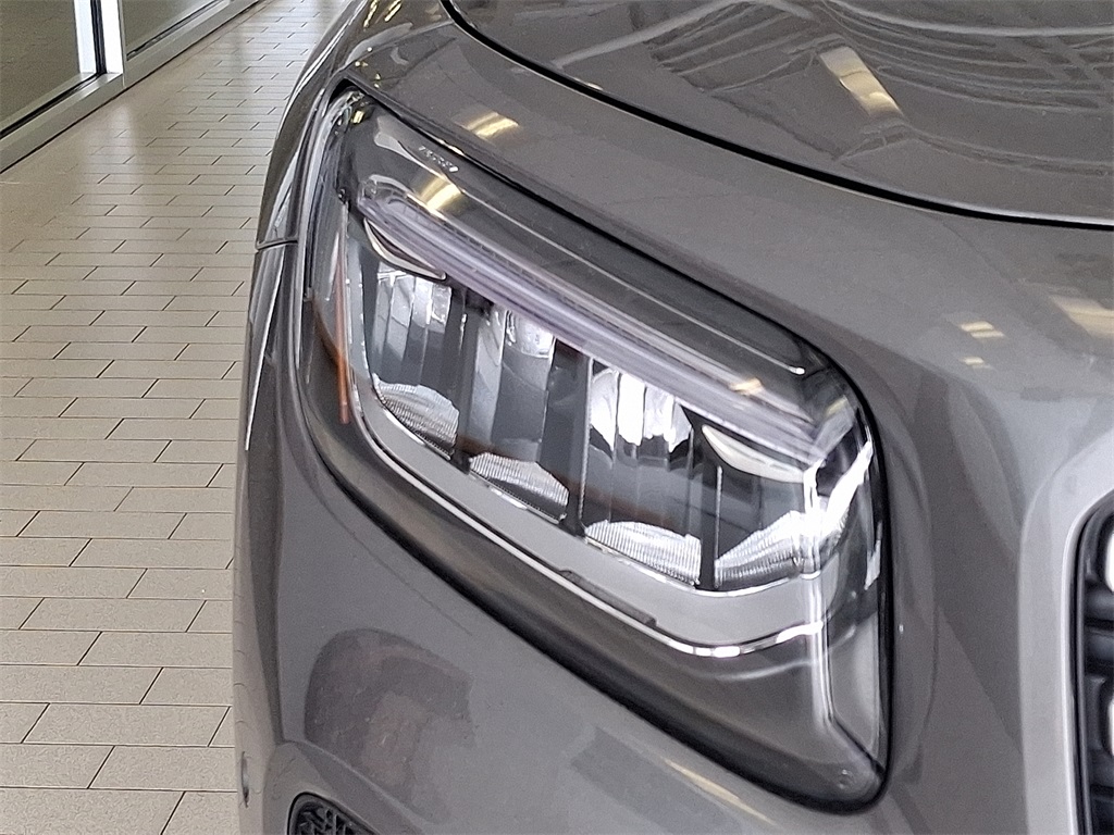 2026 Mercedes Benz GLB 250 4MATIC photo 6