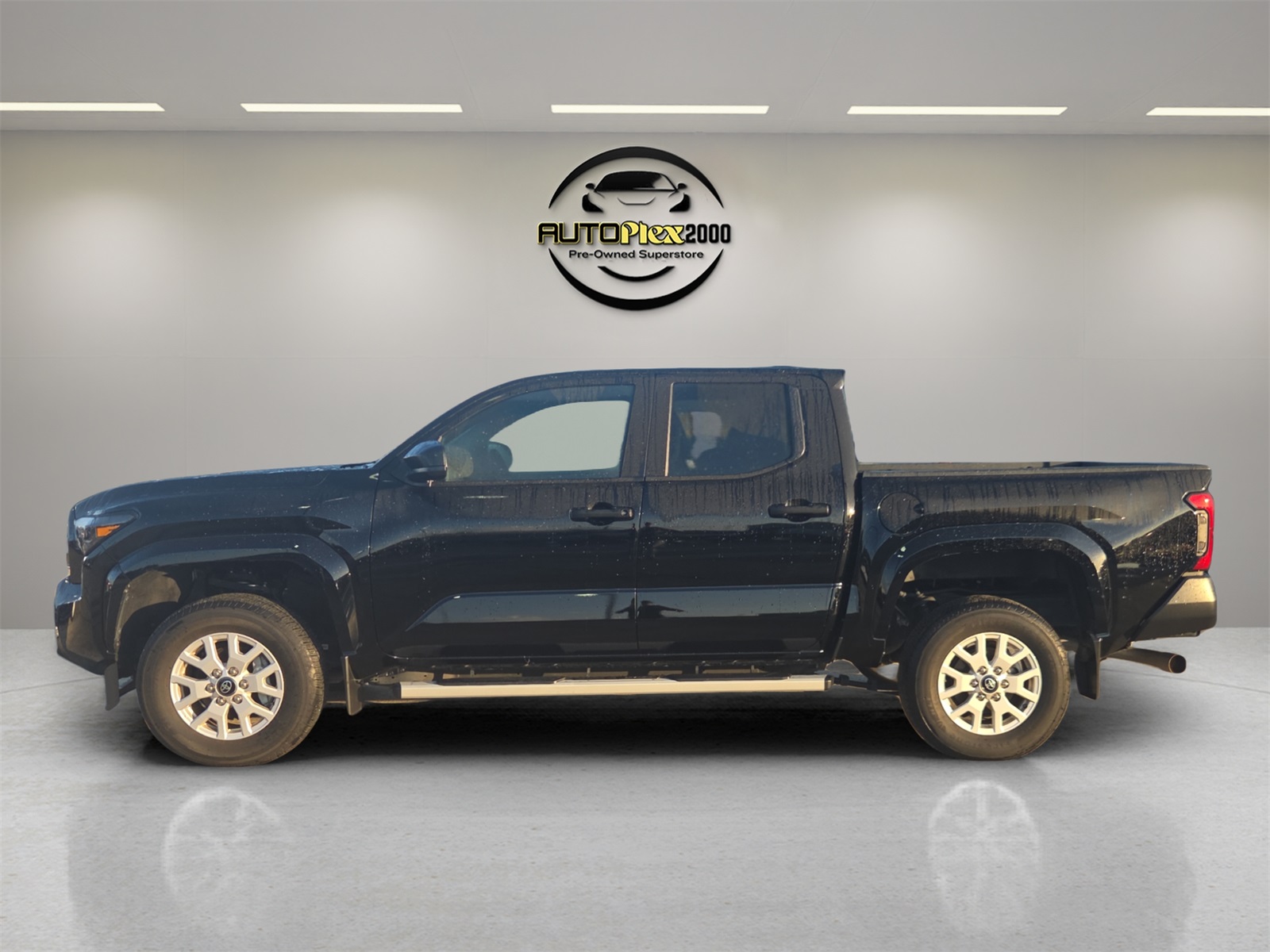 2024 Toyota Tacoma SR photo 4