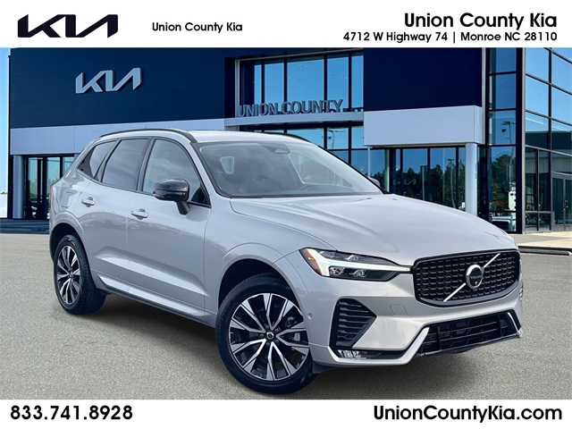 2025 Volvo XC60 Plus's photo