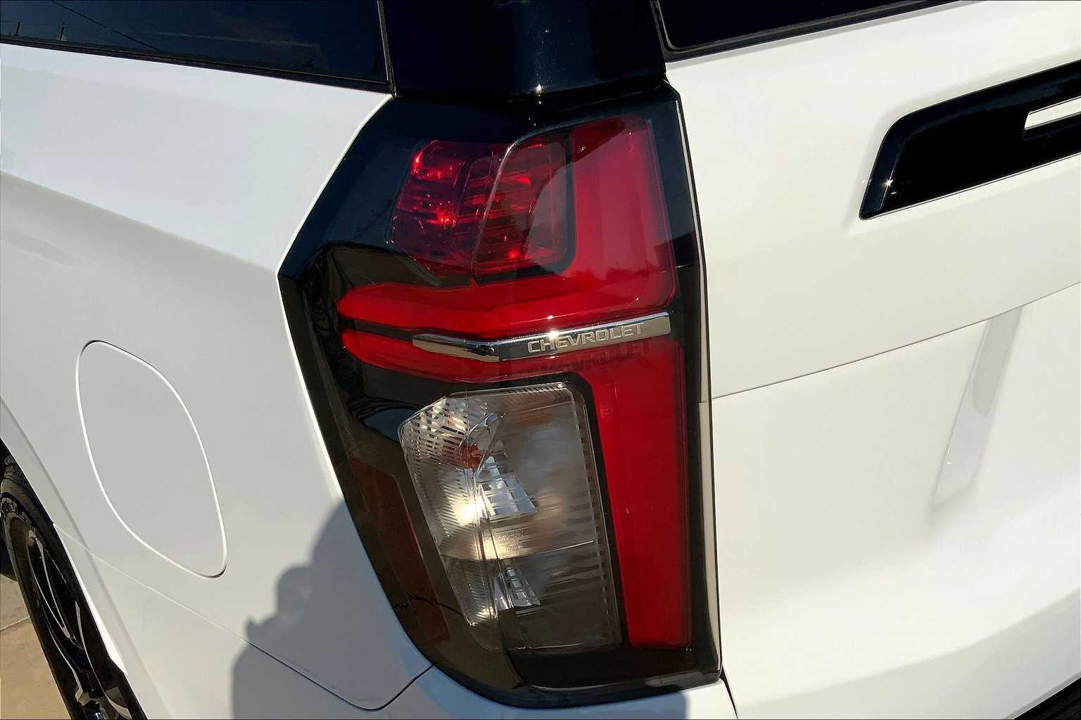 2023 Chevrolet Suburban RST photo 28