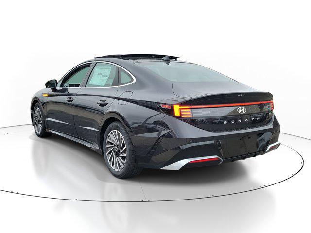 2026 Hyundai Sonata Hybrid Limited photo 3