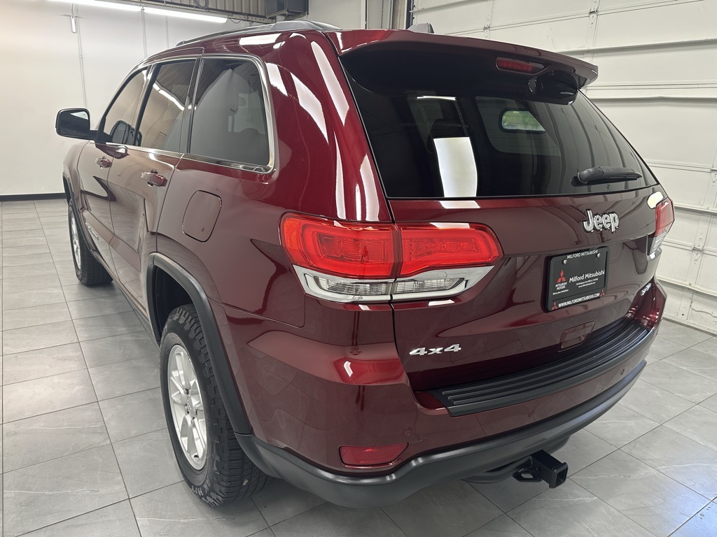 2018 Jeep Grand Cherokee Laredo photo 2