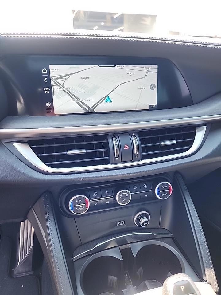 2022 Alfa Romeo Stelvio Ti photo 4