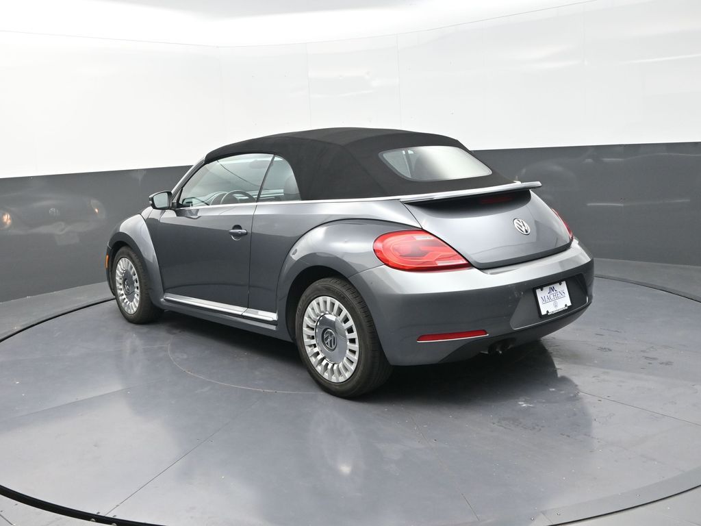 2013 Volkswagen Beetle 2.5L Convertible photo 4