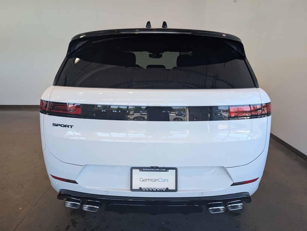 2025 Land Rover Range Rover Sport SE photo 3
