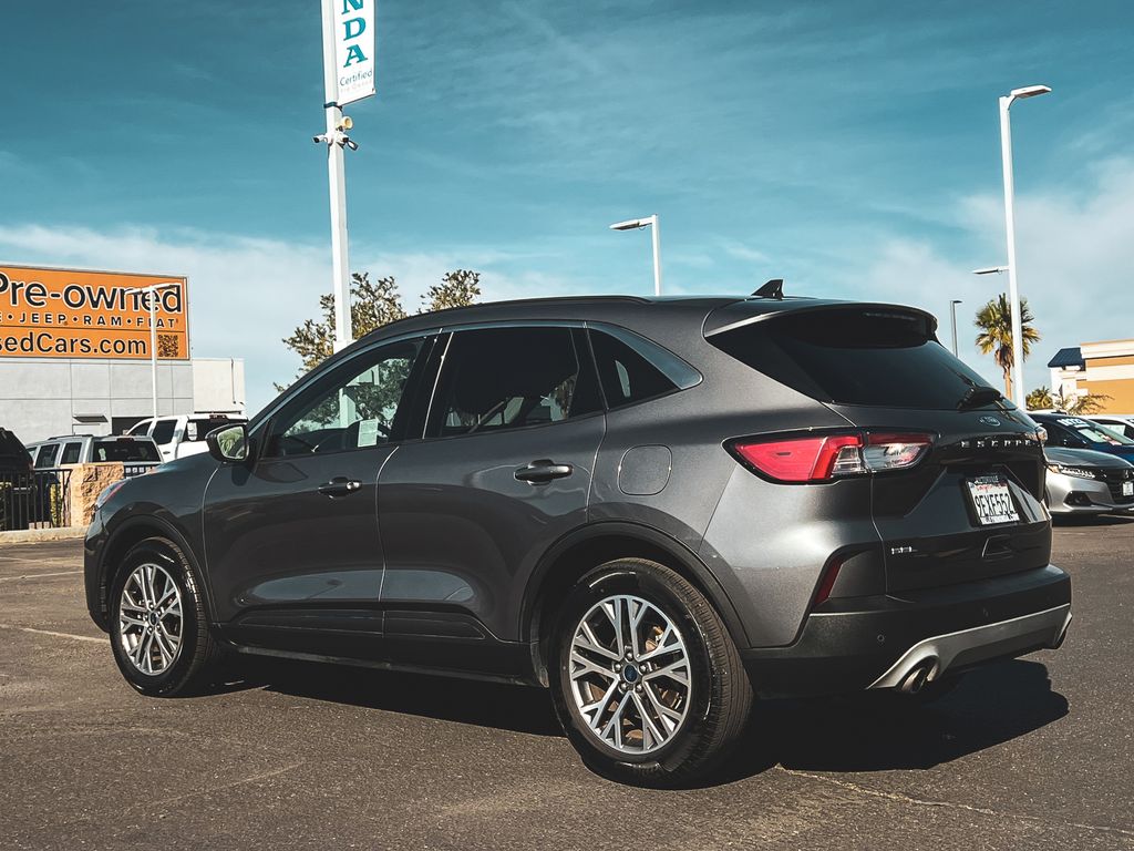 2022 Ford Escape SEL photo 4