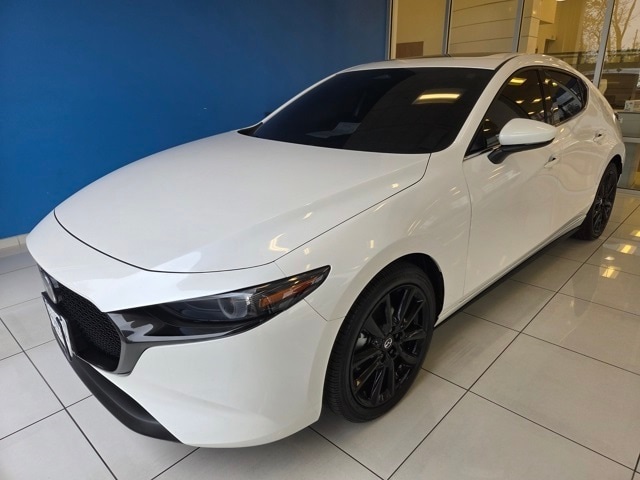 2025 Mazda Mazda3 Premium's photo