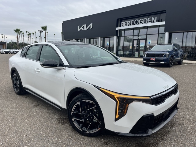 2025 Kia K4 GT-Line's photo
