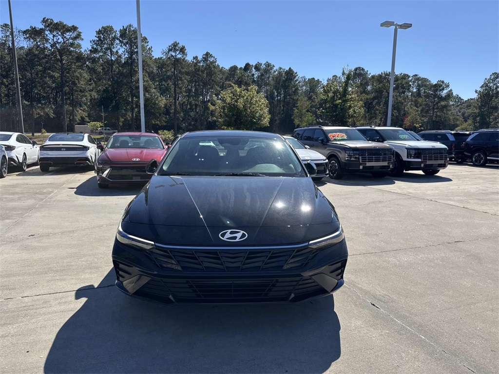 2026 Hyundai Elantra SEL Sport photo 2