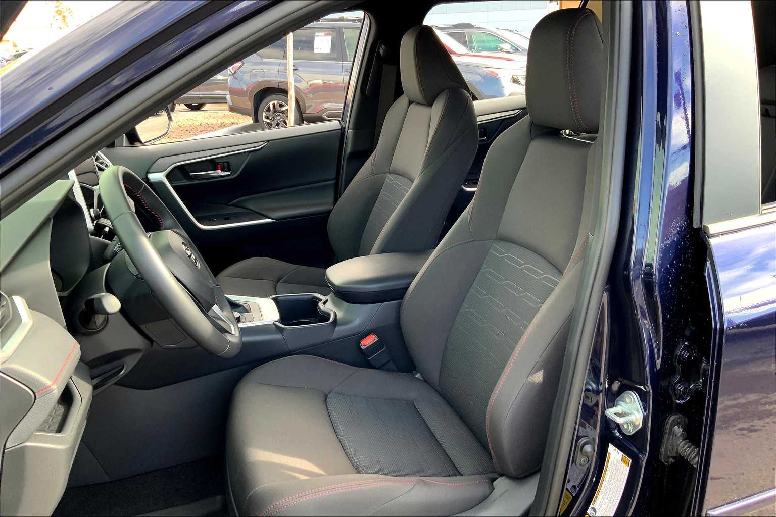 2024 Toyota RAV4 Prime SE photo 7