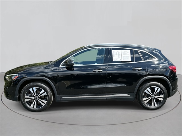 2025 Mercedes Benz GLA 250 4MATIC photo 2