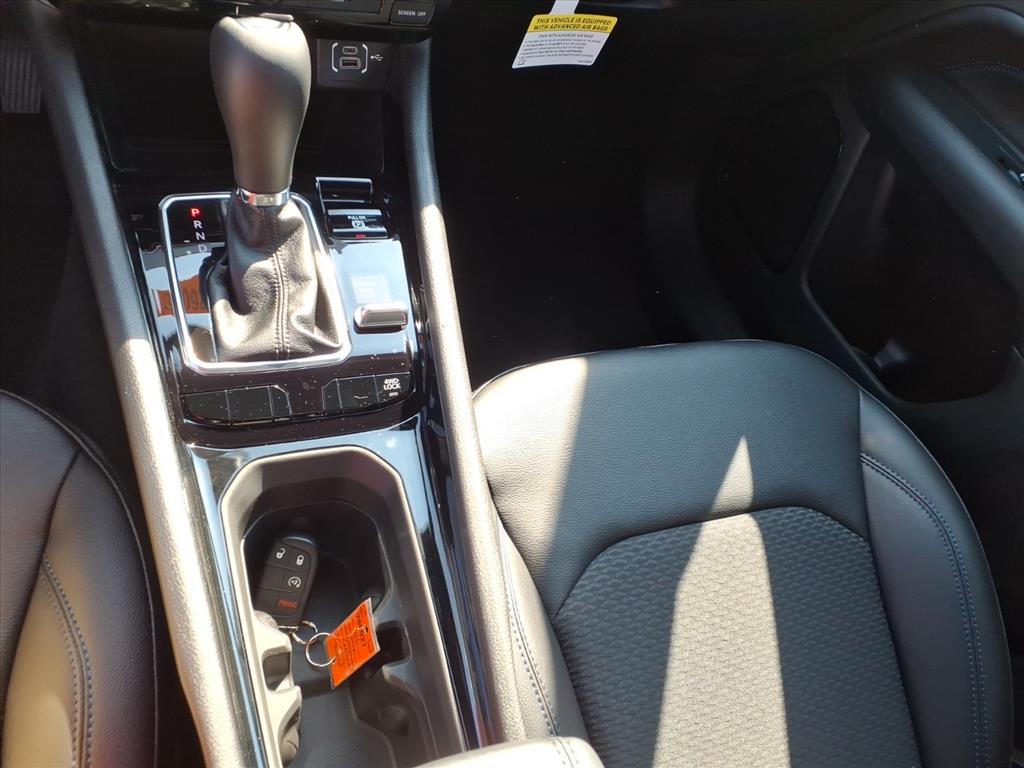 2026 Jeep Compass Latitude photo 9
