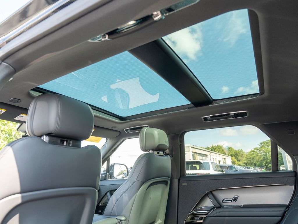 2025 Land Rover Range Rover Sport SE photo 20