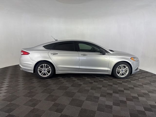 2018 Ford Fusion SE photo 4