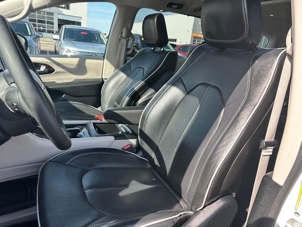 2024 Chrysler Pacifica Limited photo 15