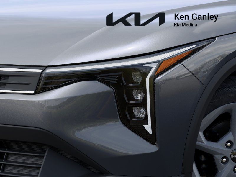 2025 Kia K4 LXS photo 8