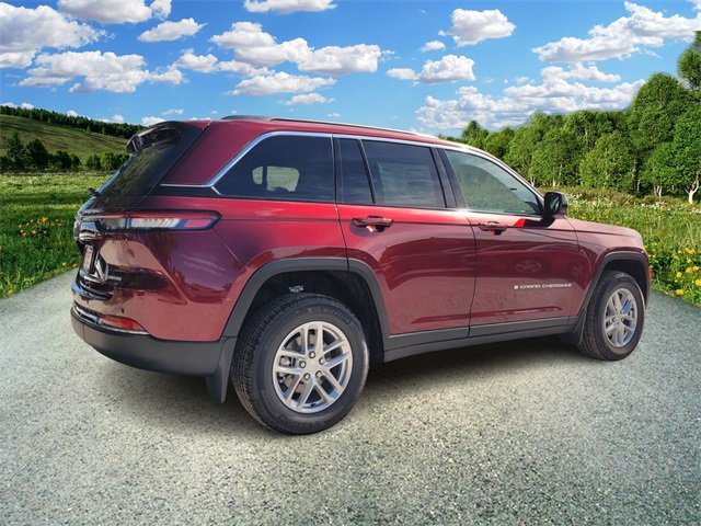 2025 Jeep Grand Cherokee Laredo X photo 3