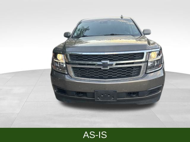 2016 Chevrolet Suburban LT photo 2