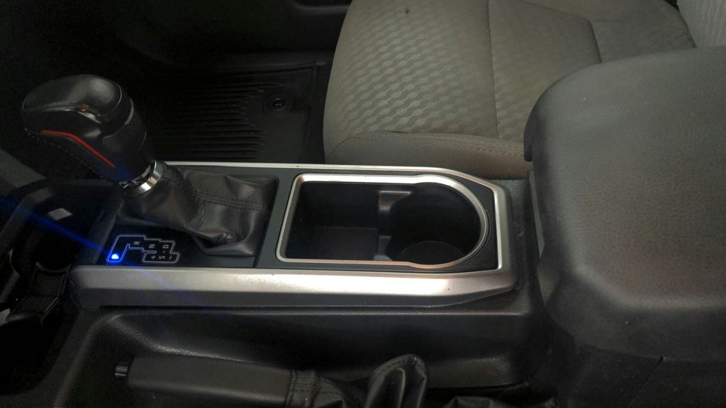 2023 Toyota Tacoma SR5 photo 17