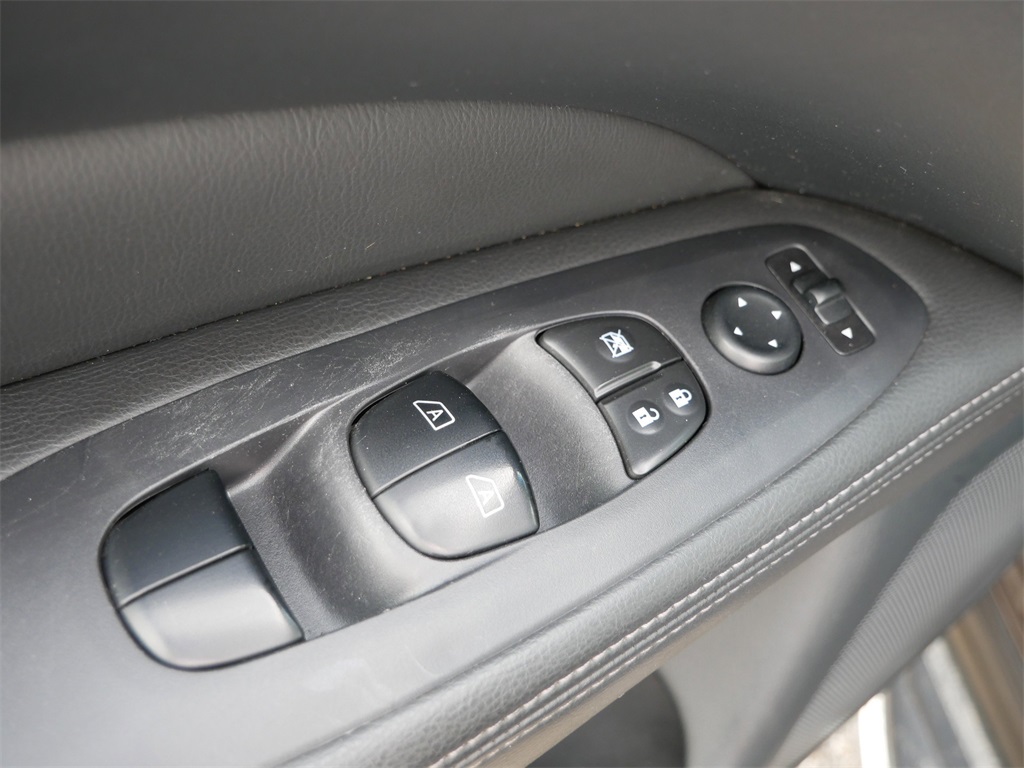 2019 Nissan Pathfinder Platinum photo 19