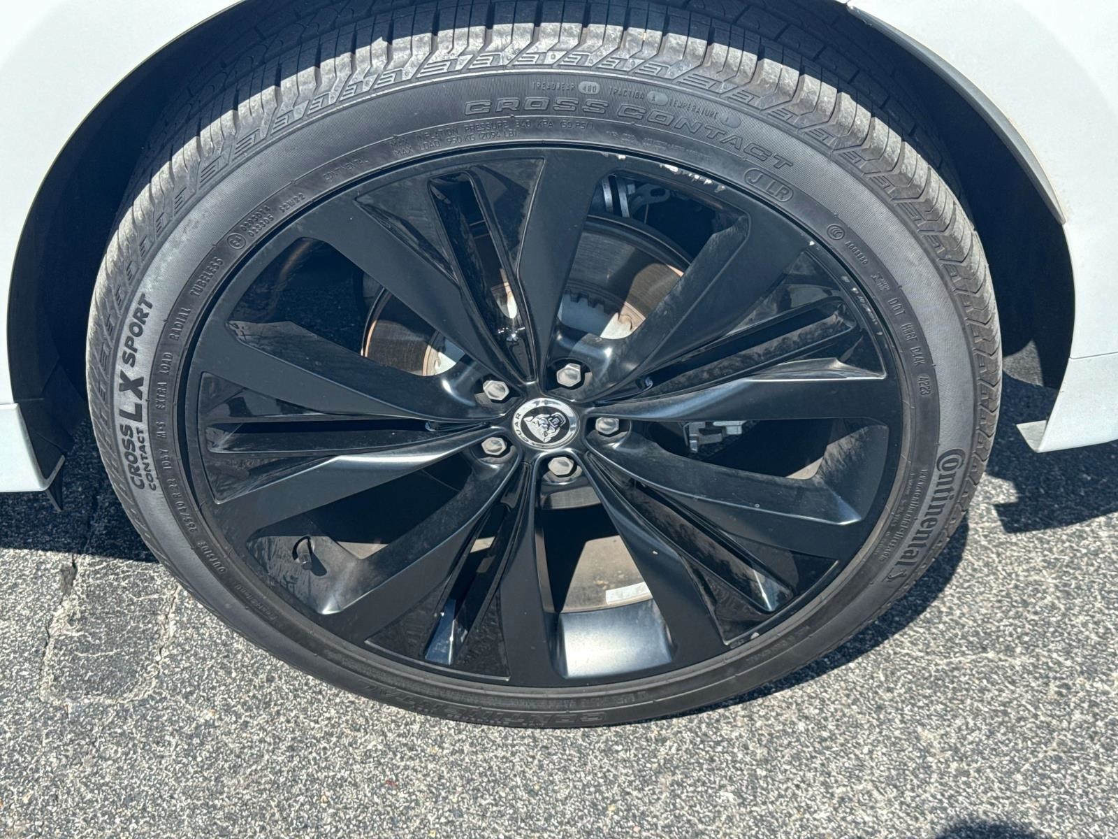 2025 Jaguar F-PACE P250 R-Dynamic S photo 3