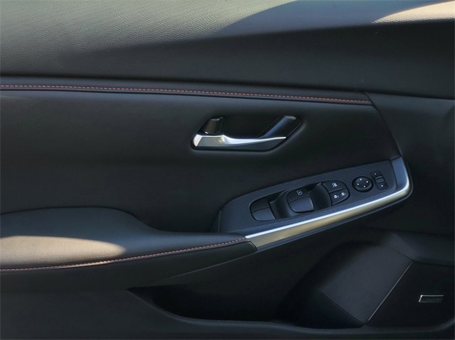 2025 Nissan Sentra SR photo 4