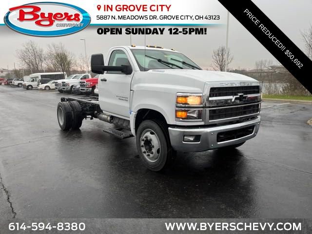 2024 Chevrolet Silverado 4500 Medium Duty Chassis Cab Work Truck's photo