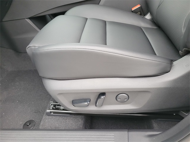 2026 Nissan Rogue SV photo 6