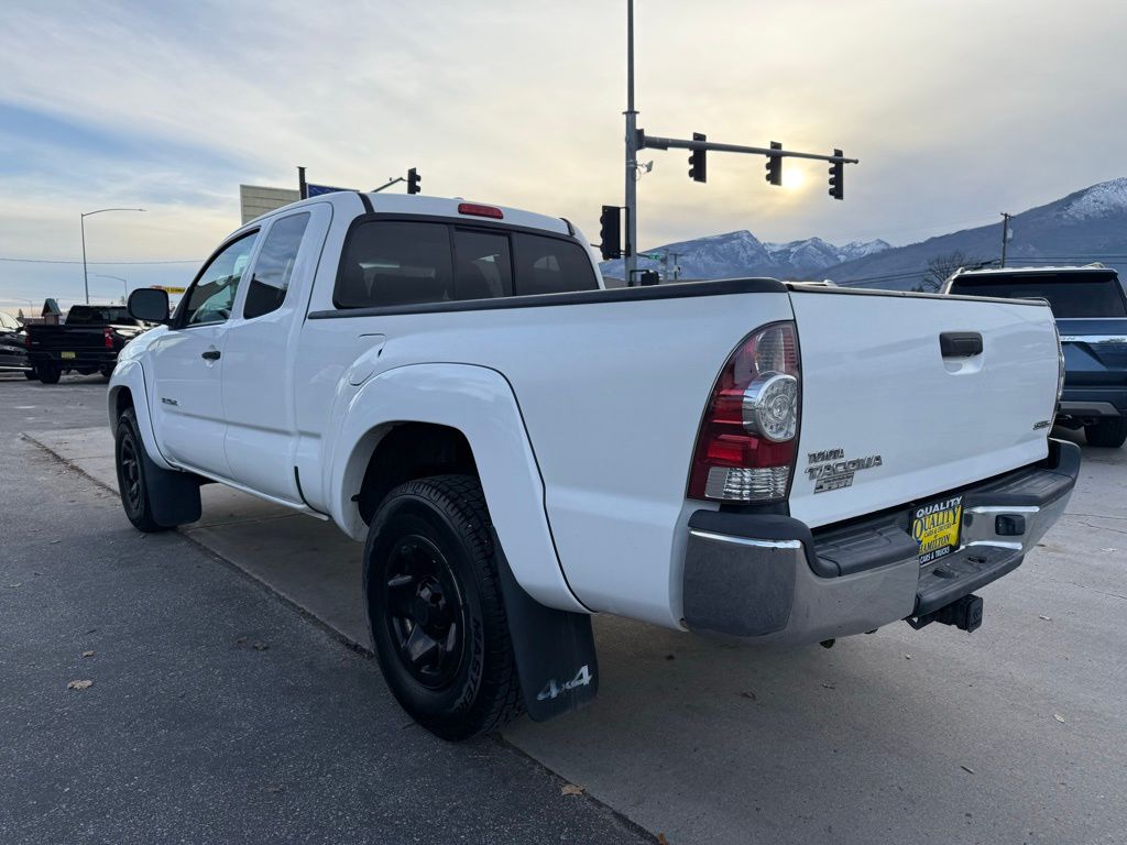 2010 Toyota Tacoma Base photo 3