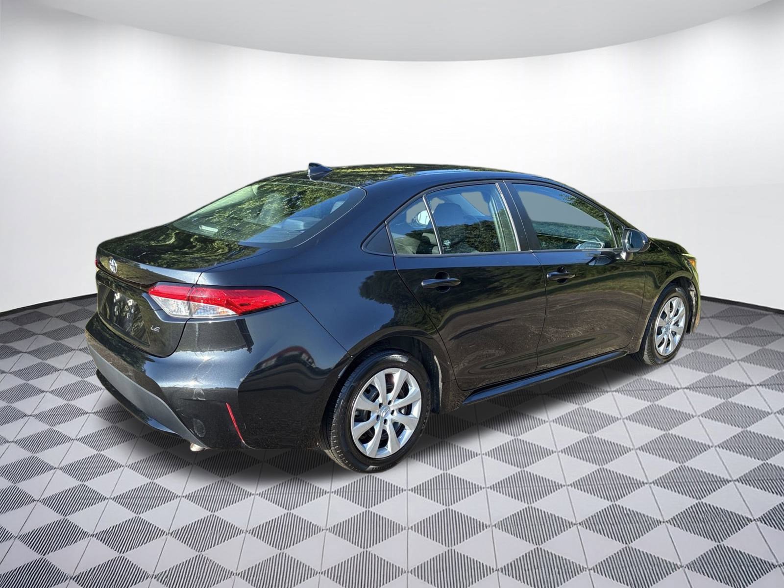 2021 Toyota Corolla LE photo 7