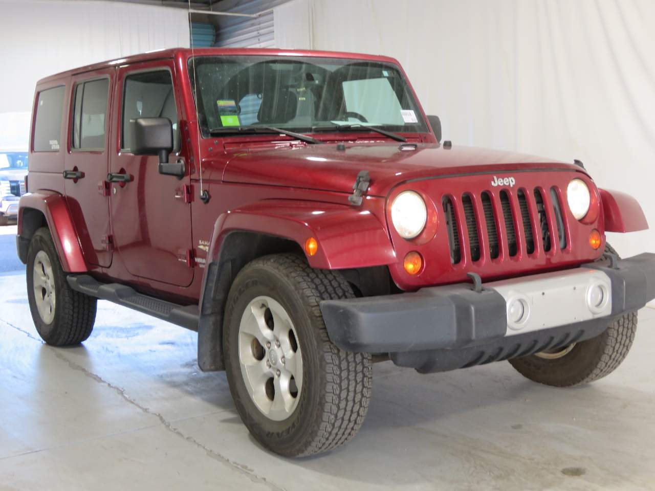 2013 Jeep Wrangler Unlimited Sahara photo 3
