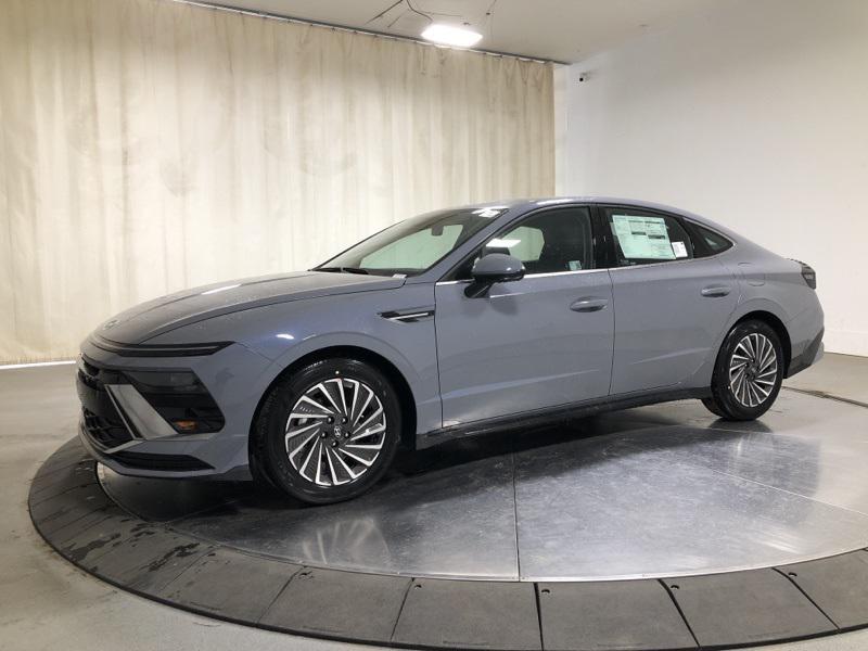 2025 Hyundai Sonata Hybrid SEL photo 4