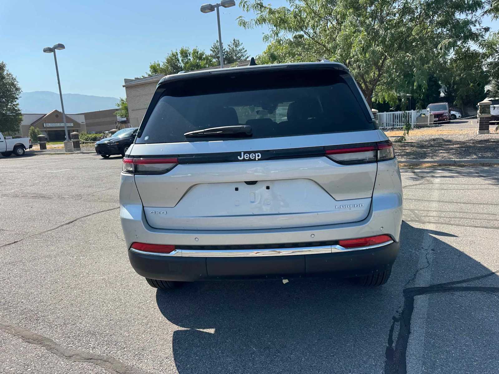 2025 Jeep Grand Cherokee Laredo X photo 2