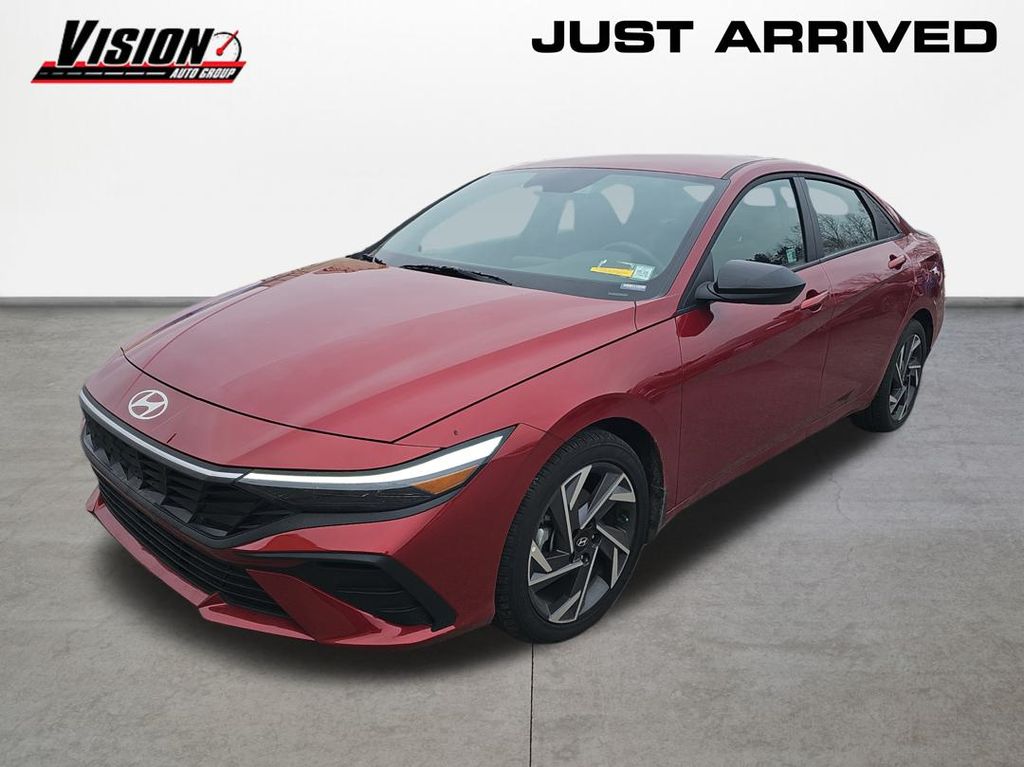 2025 Hyundai Elantra SEL's photo