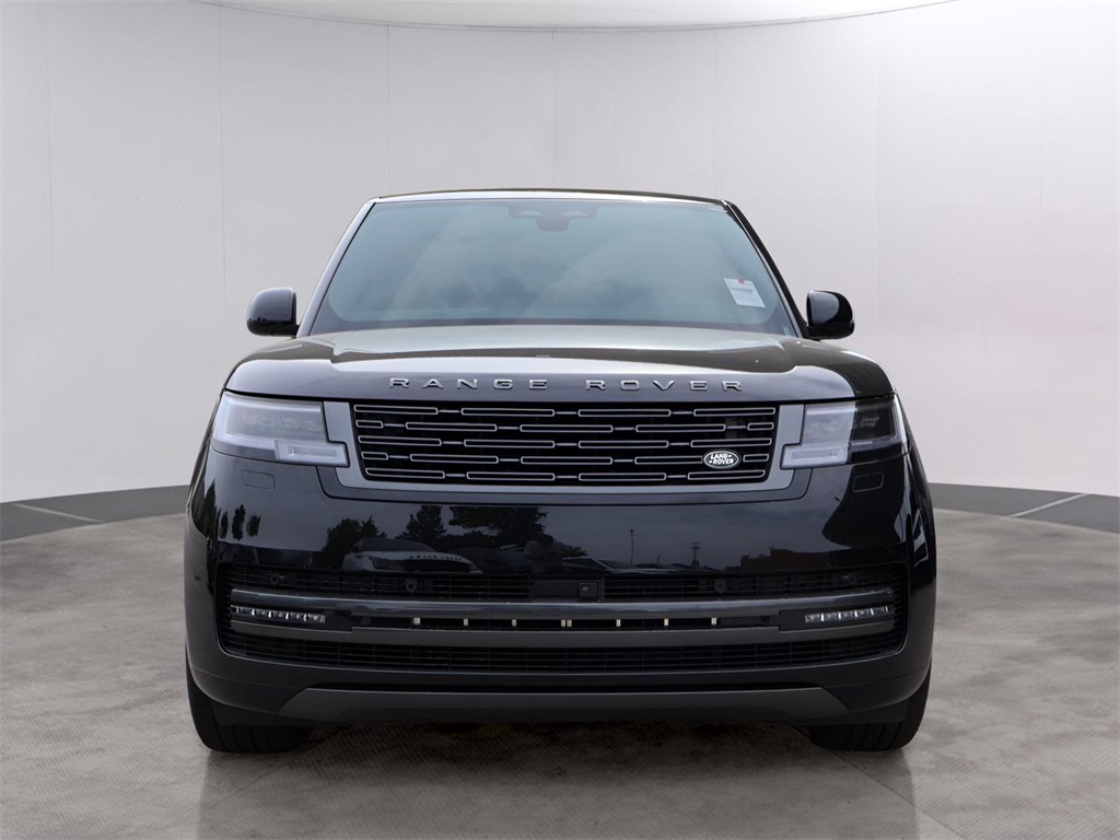 2025 Land Rover Range Rover SE photo 2