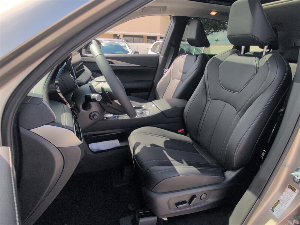 2026 Infiniti QX60 Luxe photo 4