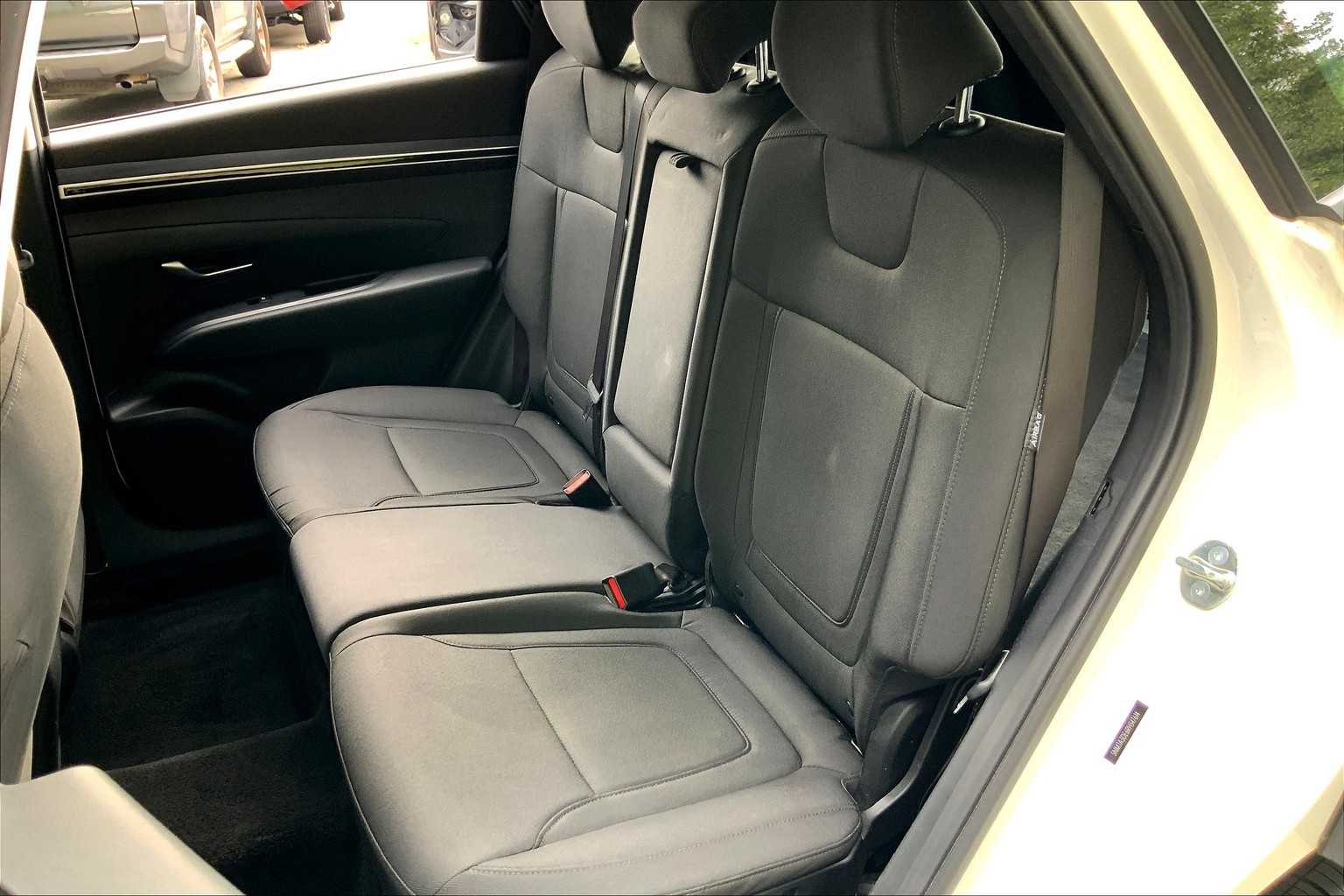 2024 Hyundai Tucson SE photo 18