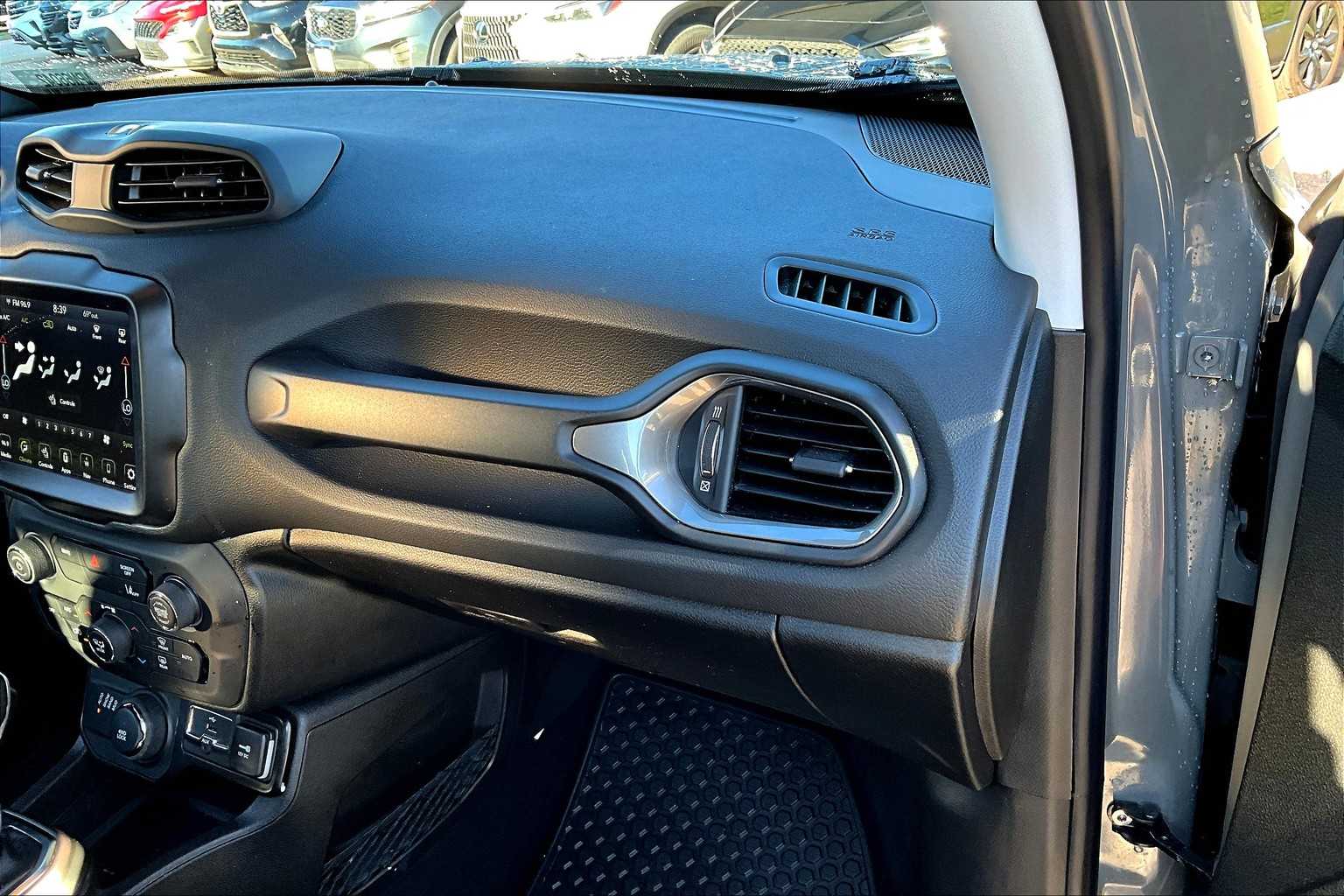 2022 Jeep Renegade Limited photo 18