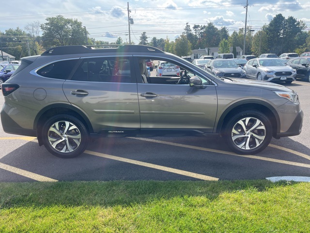 2021 Subaru Outback Limited photo 3